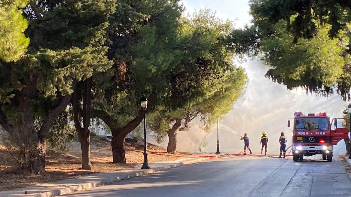 Υπό έλεγχο η φωτιά στην Κηφισιά 