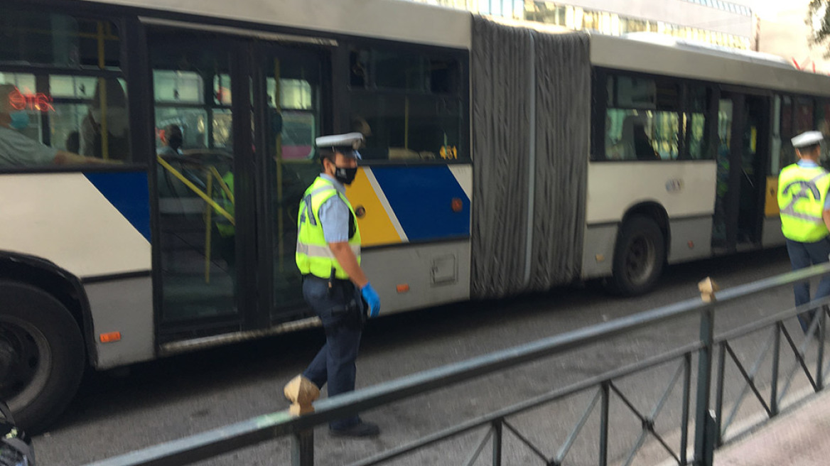 Μέτρα για τον κορωνοϊό: Εντατικοί έλεγχοι από το πρωί στα ΜΜΜ - Δείτε φωτογραφίες και βίντεο