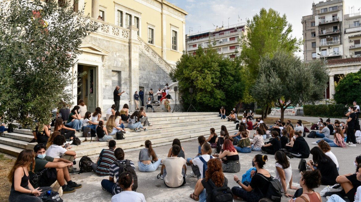 Με μέτρα αντι-COVID άρχισαν μαθήματα οι πρωτοετείς στο Πολυτεχνείο