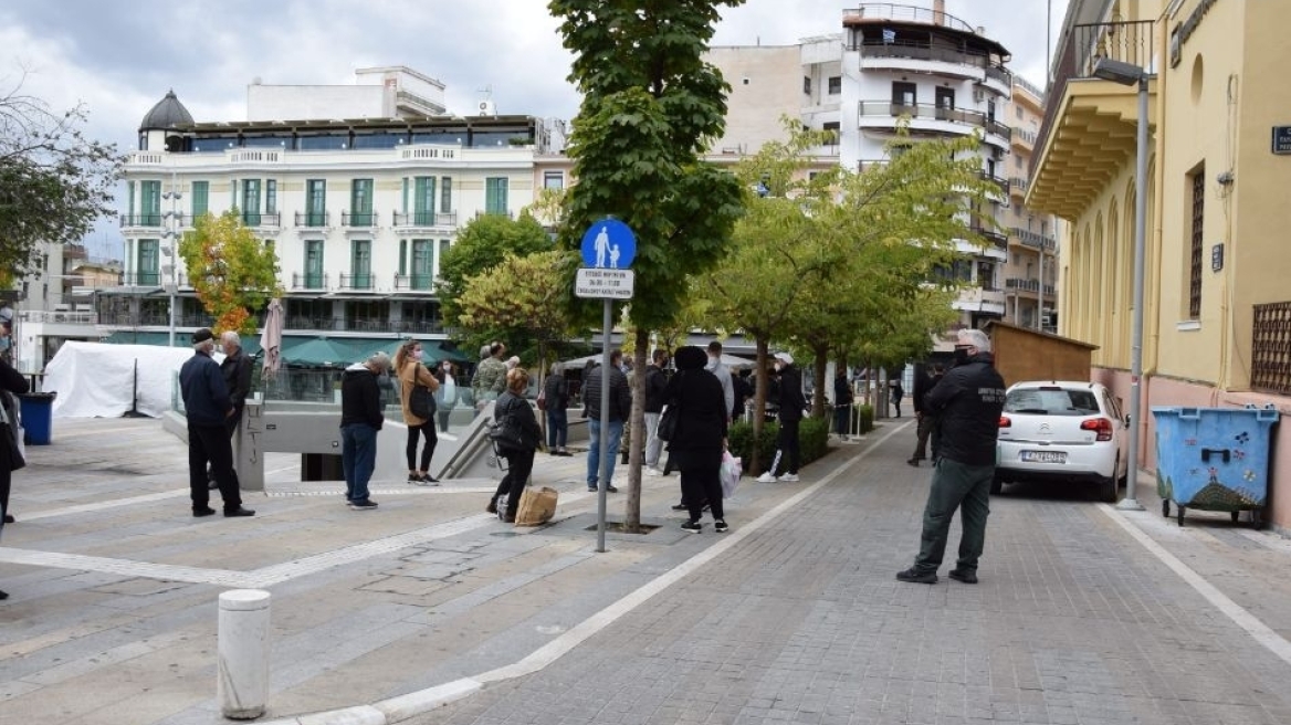 Κορωνοϊός - Κοζάνη: Ουρές για τα rapid test μετά το lockdown - Δείτε βίντεο