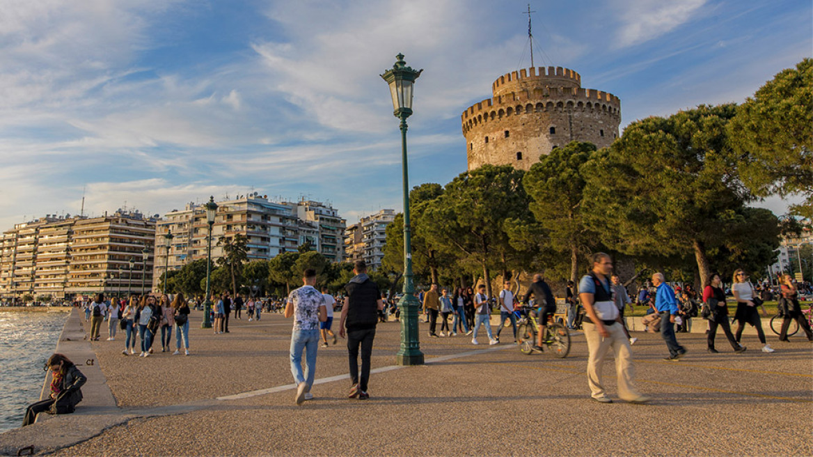 Κορωνοϊός - Θεσσαλονίκη: Τα μαγαζιά κλείνουν και η διασκέδαση συνεχίζεται στα... υπόγειά τους