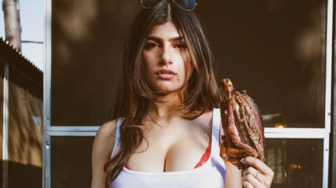 H Mia Khalifa τα πήρε στο... κρανίο με όσους την κράζουν για το OnlyFans 