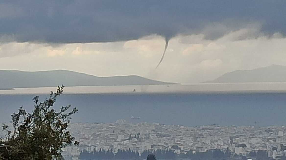 Καιρός: Η «Κίρκη» έφερε... υδροσίφωνα στον Παγασητικό