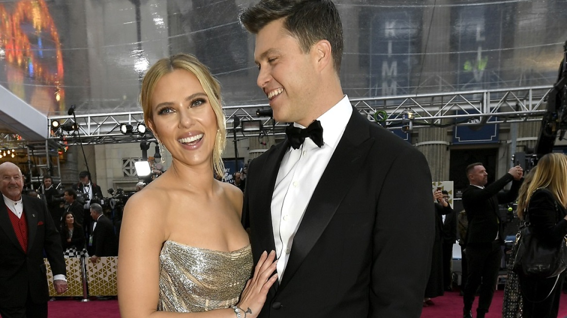 Η Scarlett Johansson παντρεύτηκε τον αγαπημένο της Colin Jost με μια μυστική τελετή