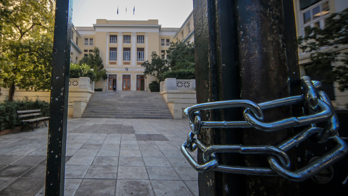 Επίθεση στον πρύτανη της ΑΣΟΕΕ: Αναστέλλει τη λειτουργία του έως την Παρασκευή το Πανεπιστήμιο