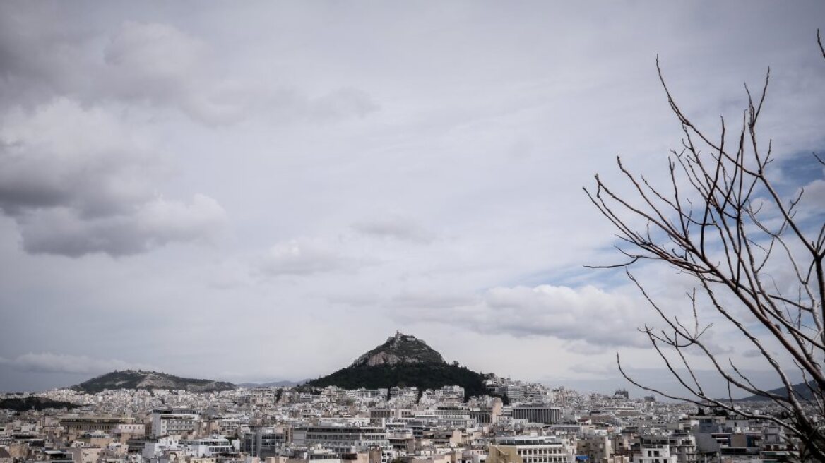 Καιρός: Ήπιος και συννεφιασμένος