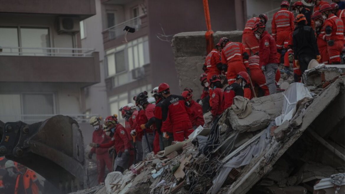 Σεισμός-Τουρκία: Στους 76 οι νεκροί και 962 οι τραυματίες