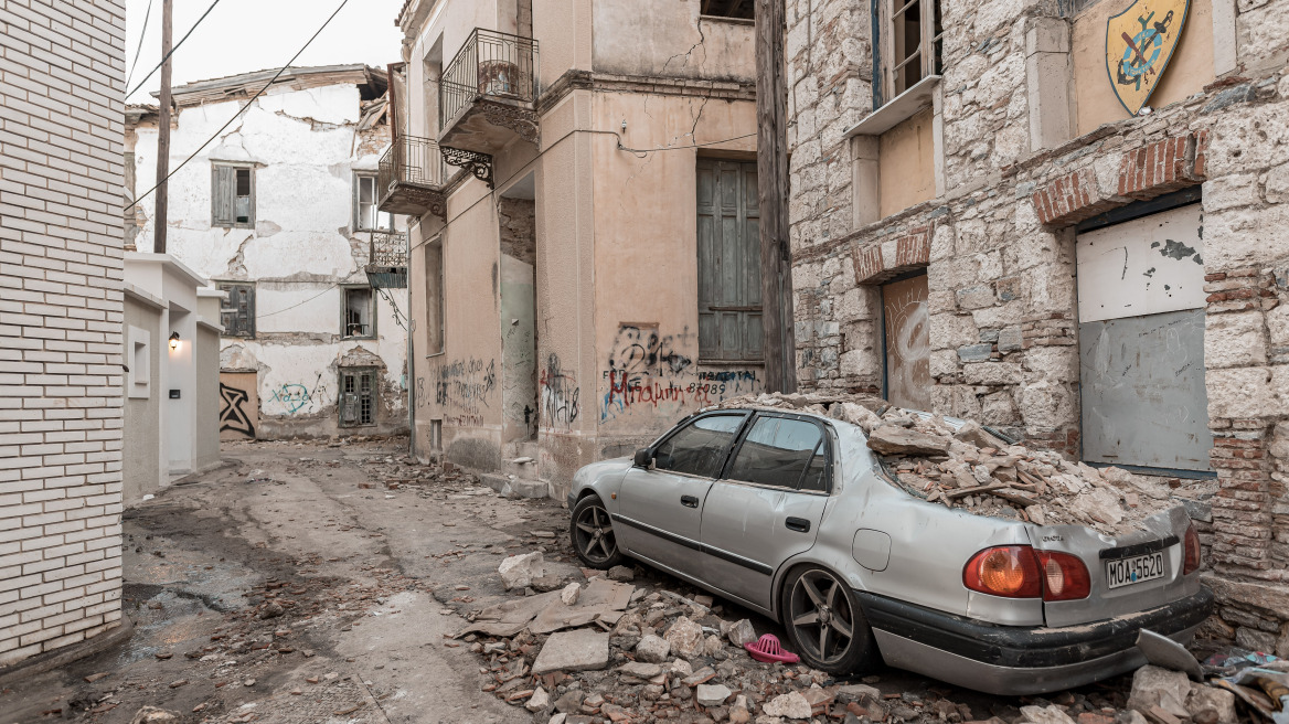 Σεισμός στη Σάμο: Προσωρινά μη κατοικήσιμα 329 κτήρια, ακατάλληλα 11 σχολεία