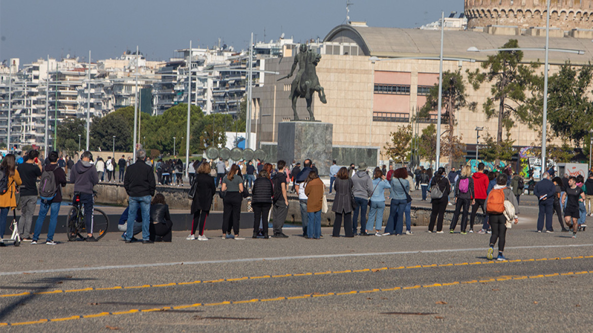 Κορωνοϊός:  Πλήρες lockdown σε Θεσσαλονίκη και Σέρρες - Μόνο με SMS οι μετακινήσεις