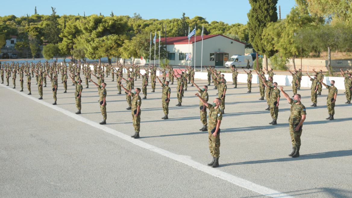 Στρατιωτική θητεία: Πώς και πότε θα γίνει η αύξηση στους 12 μήνες