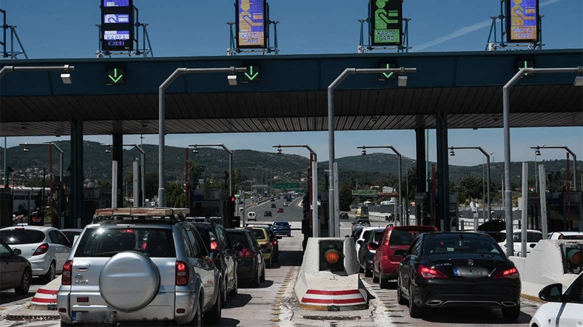 Lockdown: Εγκαταλείπουν την Αττική οι Αθηναίοι - 12.500 αυτοκίνητα πέρασαν από τα διόδια σε 3 ώρες