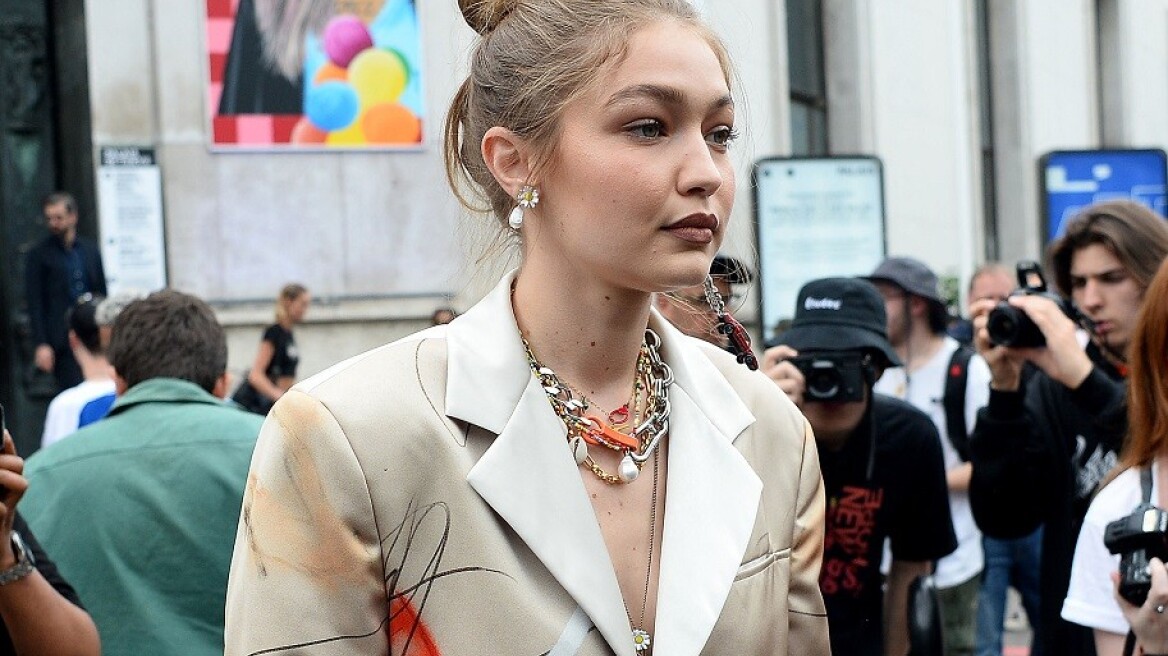 Η selfie της Gigi Hadid με την κόρη της στο Instagram