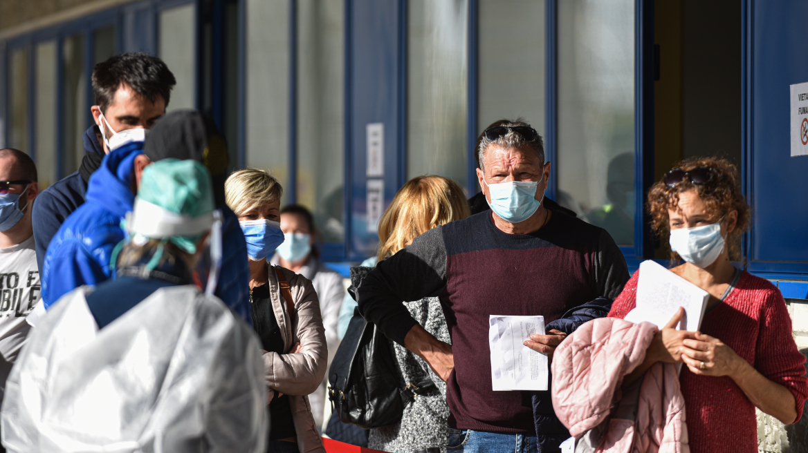 Κορωνοϊός στην Ευρώπη: Σε κόκκινο συναγερμό - «Ολοι οι δείκτες κινούνται προς την κακή κατεύθυνση»