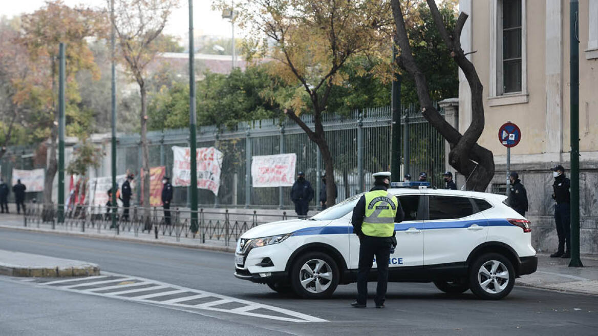 Πολυτεχνείο: «Φρούριο» η Αθήνα με περιπολίες, μπλόκα και κυκλοφοριακές ρυθμίσεις