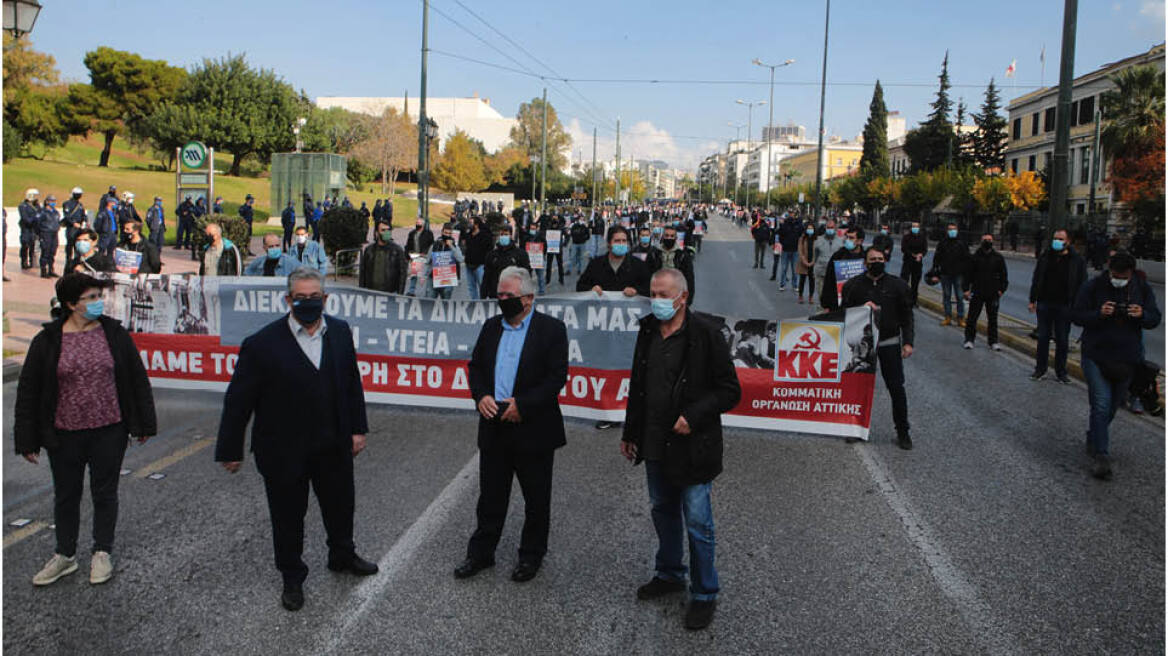 Πολυτεχνείο: Οι 200 του ΚΚΕ, οι 50 του ΣΥΡΙΖΑ και οι... 7 του Βαρουφάκη