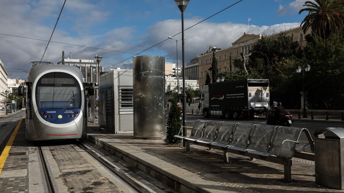 Τραμ: Ξεκίνησαν τα δρομολόγια από το Σύνταγμα