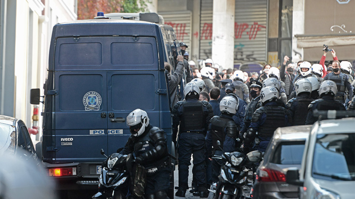 Επέτειος Γρηγοροπουλου: Προσαγωγές στα Εξάρχεια - Μπλόκο της ΕΛΑΣ σε συγκέντρωση