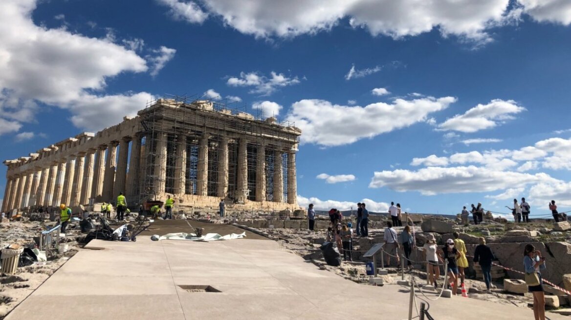 Ακρόπολη: Πλημμύρισε από την νεροποντή - Τι απαντά η Λίνα Μενδώνη - Βίντεο