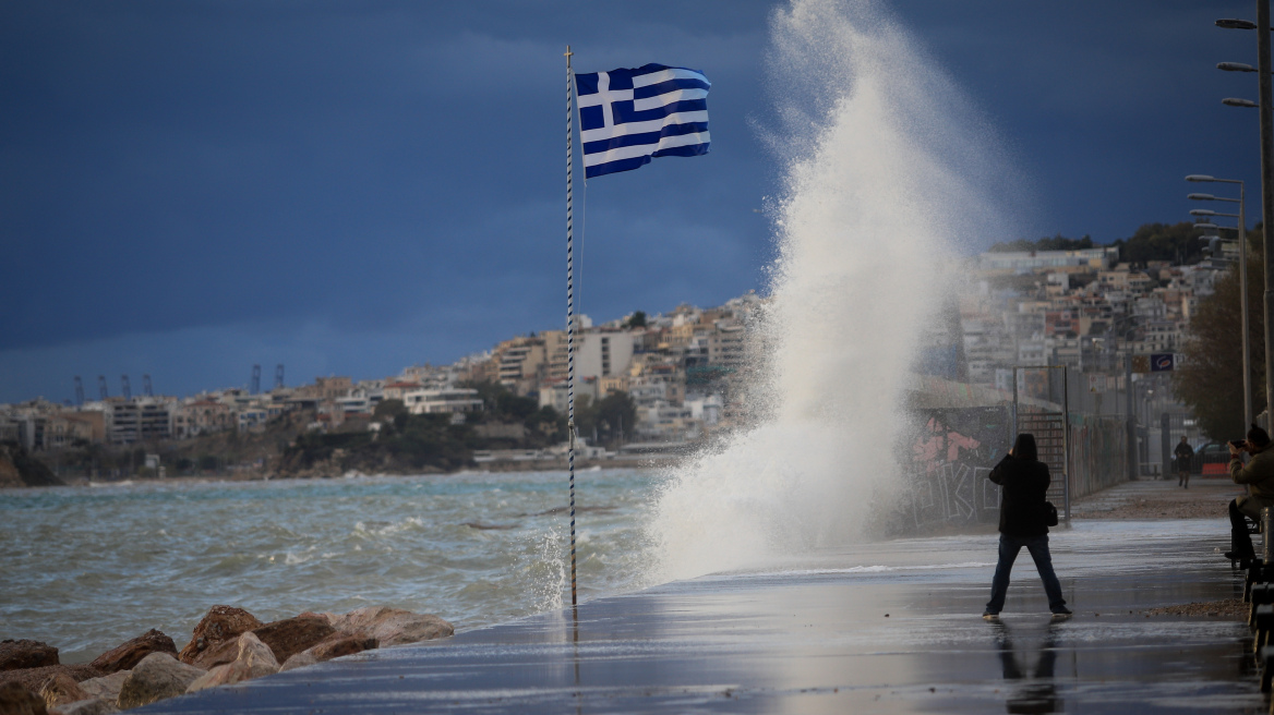 Καιρός στην Αθήνα: Νέα κακοκαιρία με καταιγίδες - Δείτε χάρτες του meteo