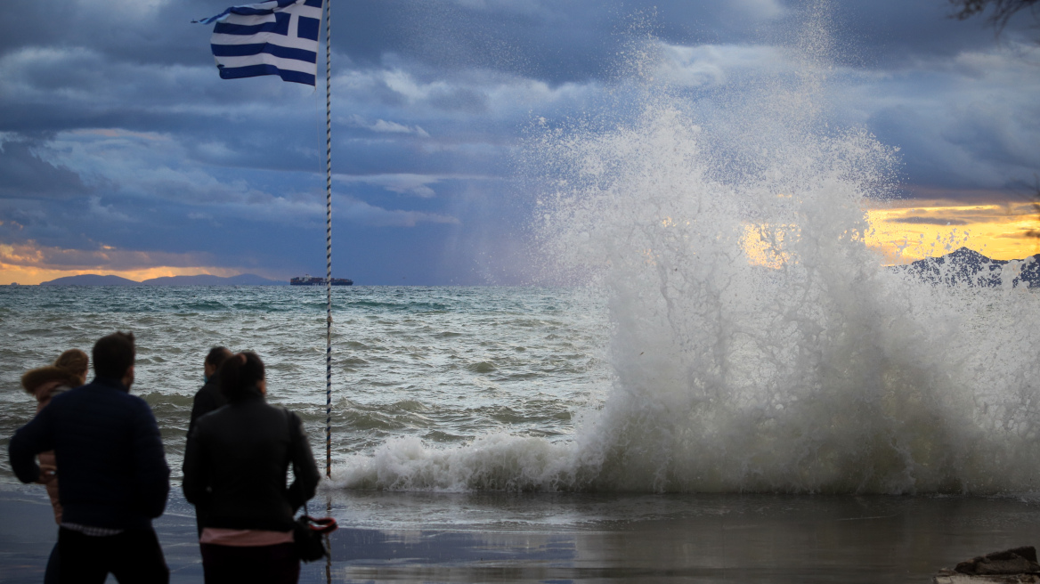 Καιρός: Έκτακτο δελτίο καιρού σε ισχύ  με ισχυρές καταιγίδες, ανέμους και χαλάζι 