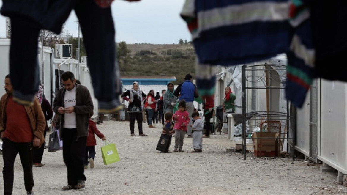 Μεταναστευτικό - Μειώθηκαν σε κάτω από 70.000 οι πρόσφυγες και μετανάστες που μένουν στα hot spot της χώρας