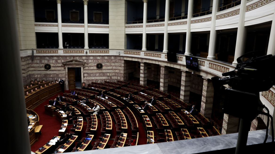 Ξεκίνησε η συζήτηση του προϋπολογισμού στη Βουλή με κόντρες και «ενσυναίσθηση»