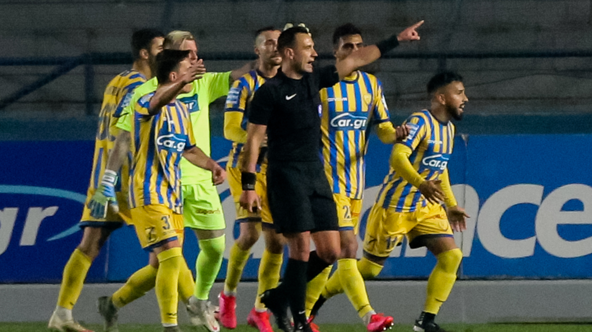 Super League, Παναιτωλικός-Απόλλων Σμύρνης 0-1: Τεράστιο διπλό, ροντέο με VAR