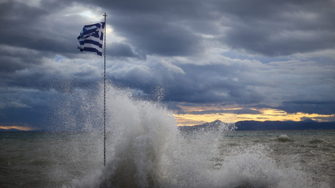 Αλλάζει ο καιρός: Χειμωνιάτικο σκηνικό με καταιγίδες, χιονοπτώσεις και θυελλώδεις ανέμους - Που θα εκδηλωθούν