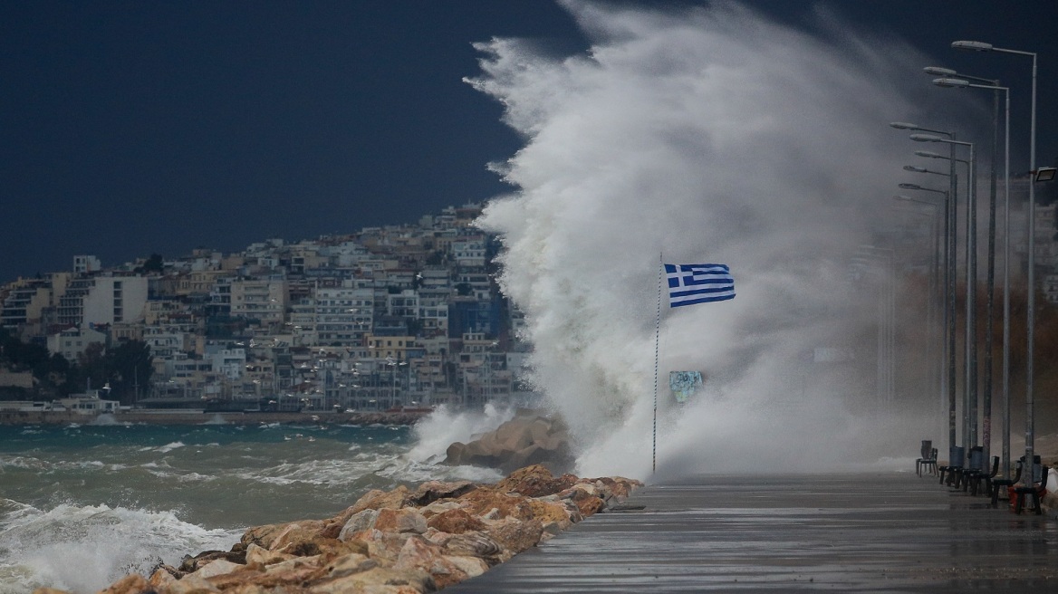 Καιρός: Επιδείνωση στα ανατολικά - Βελτίωση την Πρωτοχρονιά