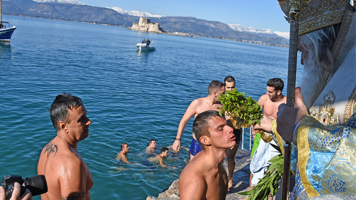 ΣτΕ: Νόμιμα τα περιοριστικά μέτρα για τη λειτουργία των Εκκλησιών  - Δεν προσέφυγε η Εκκλησία για τα Θεοφάνεια 