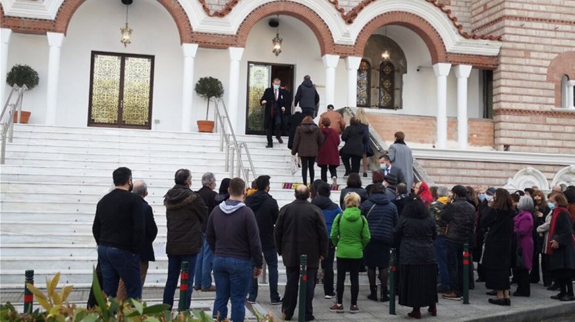 ΣΥΡΙΖΑ κατά κυβέρνησης για τον συνωστισμό στις εκκλησίες και τις δηλώσεις Γεωργιάδη