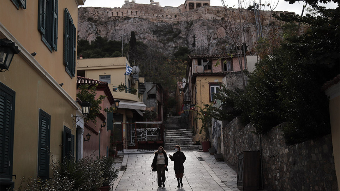 Κορωνοϊός: Εκρηκτικό «κοκτέιλ» από ρεβεγιόν και Θεοφάνια - Ανησυχία στους επιστήμονες