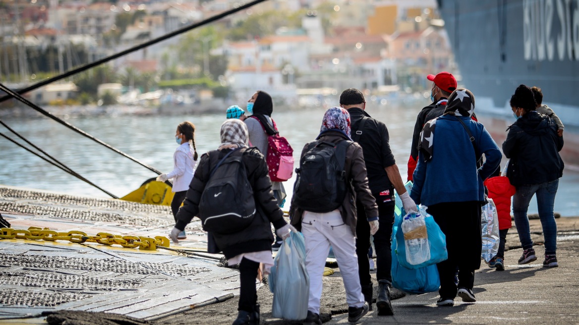 Μυτιλήνη: Οικογένεια Αφγανών βρήκε και παρέδωσε πορτοφόλι με 150 ευρώ