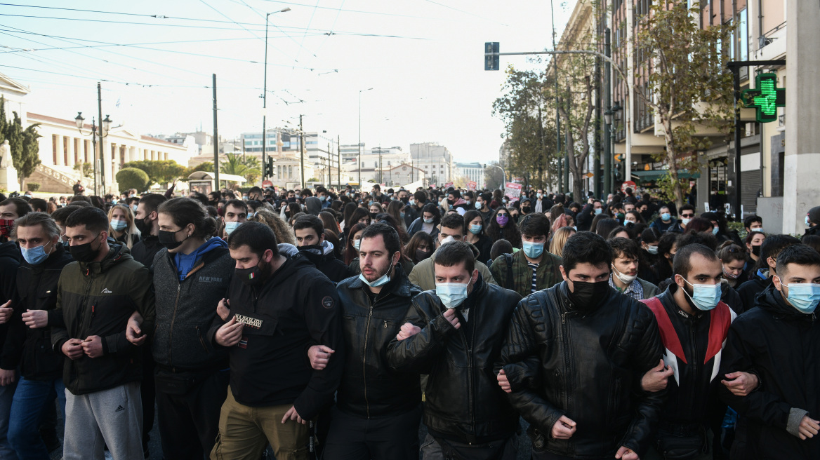 Κίνηση στους δρόμους - Πανεκπαιδευτικό συλλαλητήριο στην Αθήνα: Ποιοι δρόμοι είναι κλειστοί - Live εικόνα