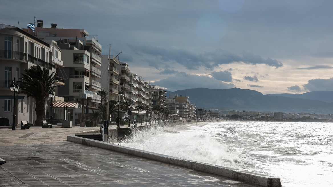 Καιρός: Άνεμοι και βροχοπτώσεις τη νύχτα,  νέα κακοκαιρία από Τρίτη - Δείτε χάρτες 