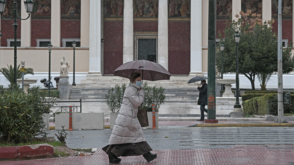 Καιρός - Λαγουβάρδος: Ισχυρές καταιγίδες στα δυτικά και χιόνια στη Μακεδονία - Χιονόνερο στα βόρεια της Αττικής 