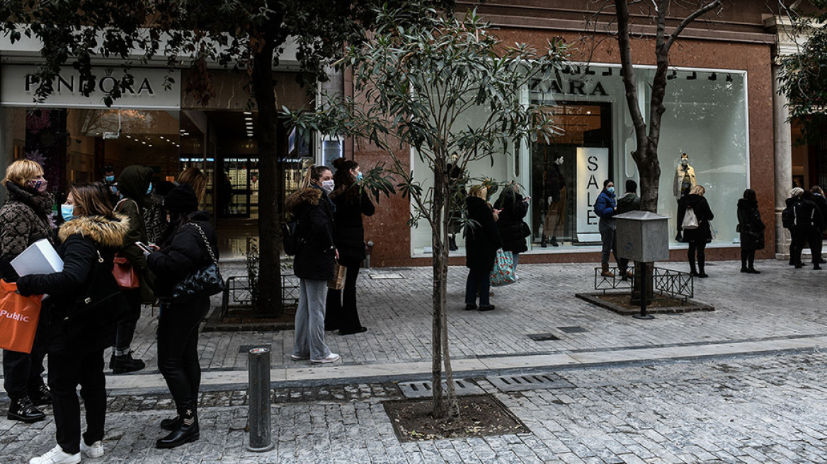 Ουρές στα μαγαζιά: Εντατικοί έλεγχοι, μέτρα και... κόφτης στα σενάρια για «κόφτες»