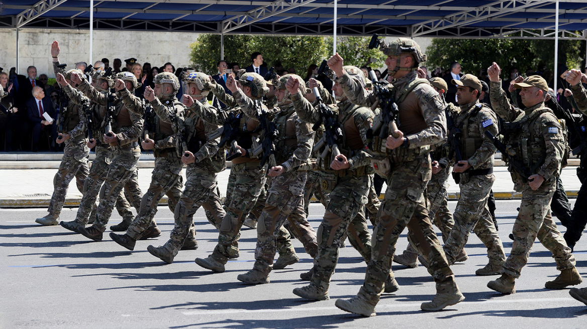 25η Μαρτίου: Επέτειος 200 χρόνων με στρατιωτική παρέλαση - Προσκλήσεις σε Μακρόν, Πούτιν, Κάρολο