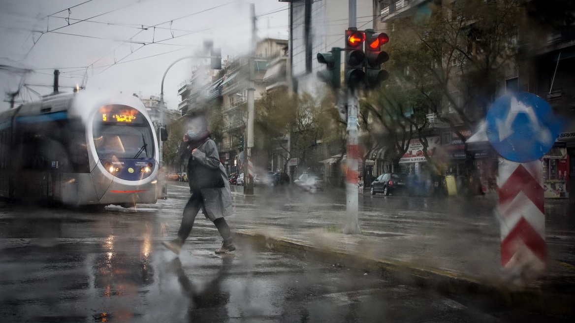 Καιρός: Ισχυρές βροχές και καταιγίδες - Δείτε που θα «χτυπήσει» η κακοκαιρία