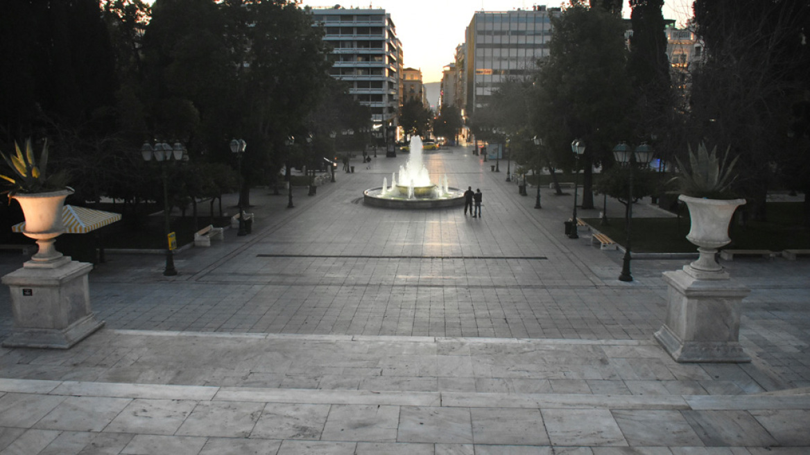 Σε ισχύ η απαγόρευση κυκλοφορίας από τις 18:00 - Όλα τα μέτρα σε Αθήνα, Θεσσαλονίκη και Χαλκιδική