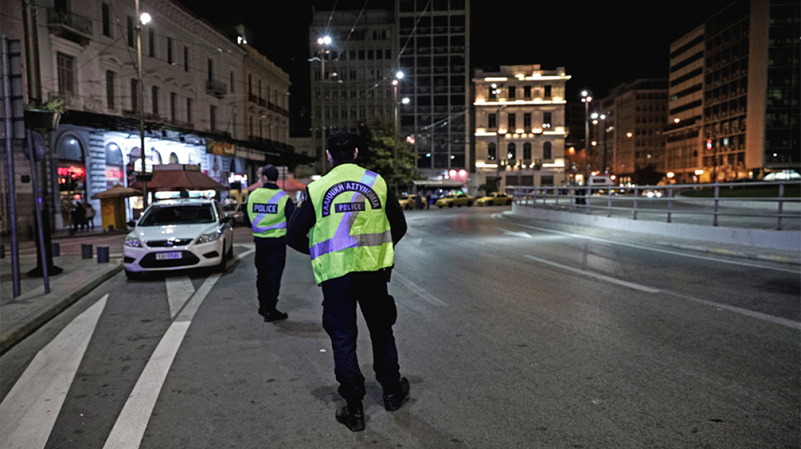 Κορωνο...πάρτι παραβάσεων σε όλη την Ελλάδα: Πρόστιμα σε οίκους ανοχής, καφετέριες, ιερείς και ιδιοκτήτες σπιτιών 