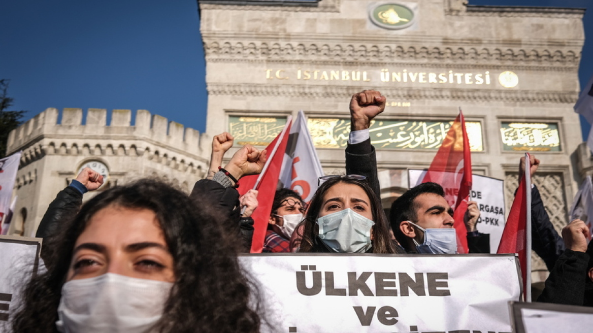 Ρετζέπ Ταγίπ Ερντογάν: Πού αποσκοπεί μέσα από τη μετωπική σύγκρουσή του με τη νεολαία;