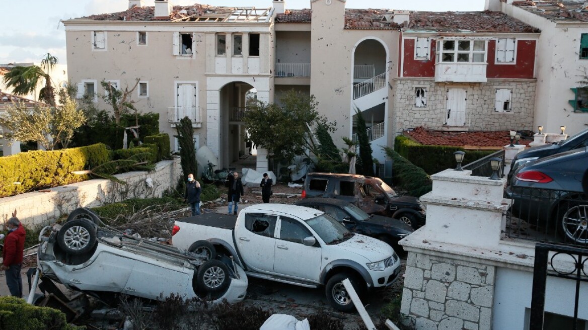 Τουρκία: Ανεμοστρόβιλος έπληξε την επαρχία της Σμύρνης - Δεκαέξι τραυματίες