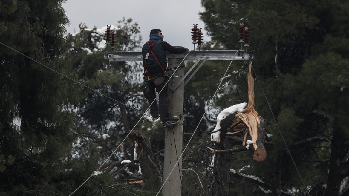 Κακοκαιρία «Μήδεια»: Στο σκοτάδι ακόμη τα βόρεια προάστια - Σε ποιες περιοχές δεν έχει ρεύμα