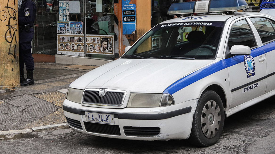  Συνέλαβαν πέντε Μπαγκλαντεσιανούς για λαθραία τσιγάρα και βρήκαν στα σπίτια τους 100.000 ευρώ