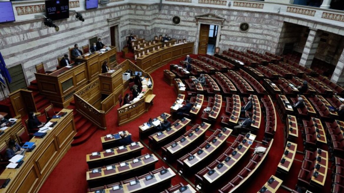 Στη Βουλή το νέο νομοσχέδιο για τις δημόσιες συμβάσεις