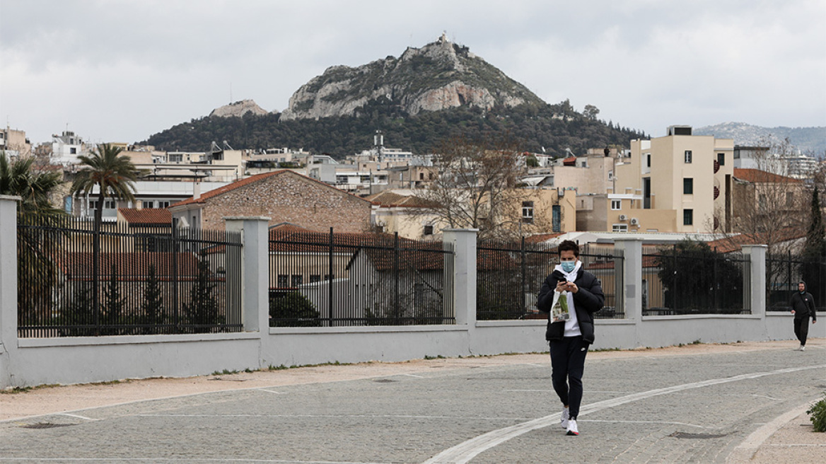 Καθηγητής Μικροβιολογίας (ΘΕΜΑ 104,6): Λύση ανάγκης τα μέτρα, αλλά δεν θα κάνουν πολλά πράγματα