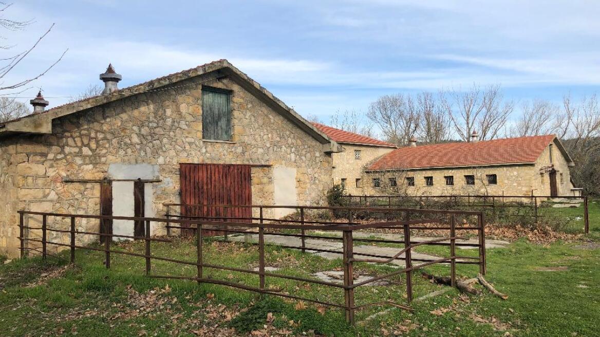 Τατόι: Με την αποκατάσταση του κτιρίου του Βουστασίου προχωρά η ανάπλαση του θερινού ανακτόρου