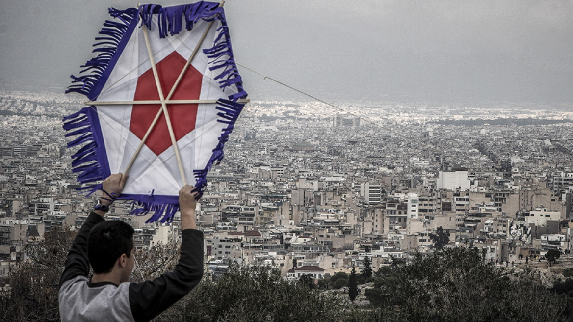 Καιρός Καθαράς Δευτέρας: Έρχονται βροχές, καταιγίδες και ισχυροί άνεμοι