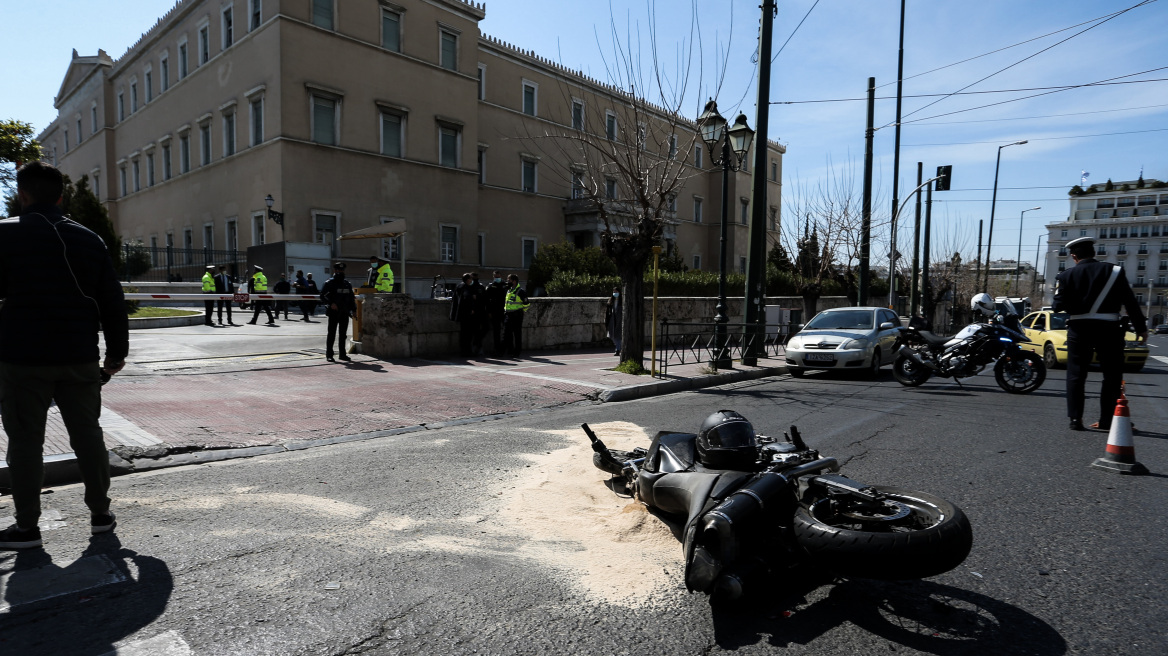 Τροχαίο στη Βουλή: Το οπτικοακουστικό υλικό από τις κάμερες της περιοχής στο «μικροσκόπιο» των Αρχών